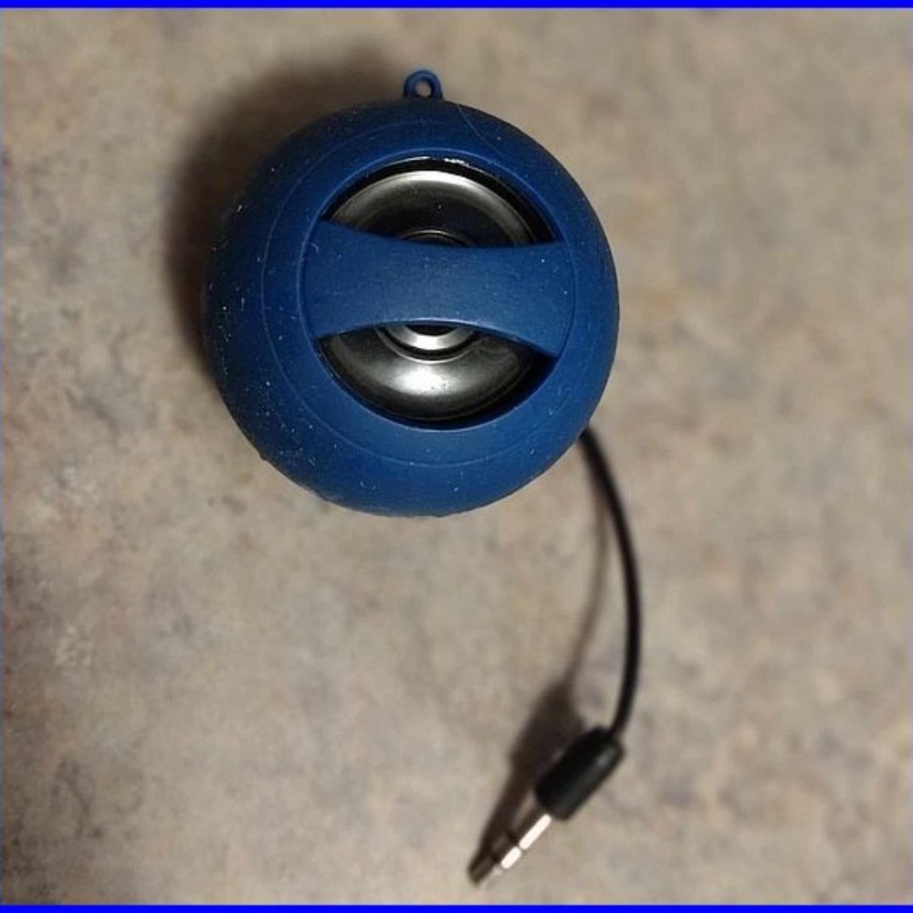 Blue Hamburger mini speaker